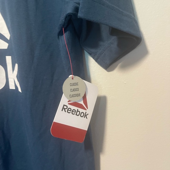 NWT Reebok Women’s Classic Graphic Tee Sz S - Picture 4 of 5
